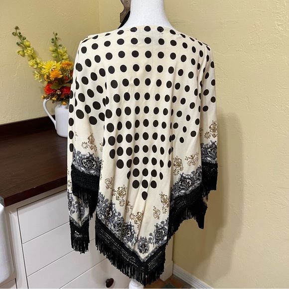 Rampage Stylish Pancho with fringe - Picture 3 of 5